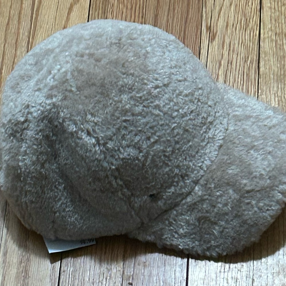 Kate Spade Beige Fuzzy Hat - Picture 3 of 9